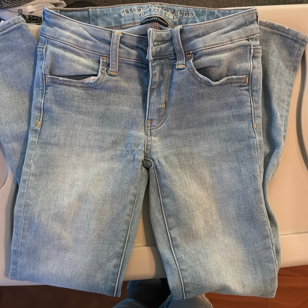 AE skinny jeans size 00